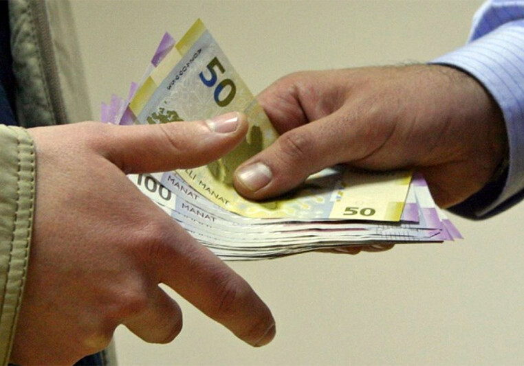 Средняя зарплата в Азербайджане превысила 557 манатов
