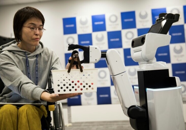 Организаторы Олимпийских игр 2020 показали роботов, которые будут помогать спортсменам и рабочим