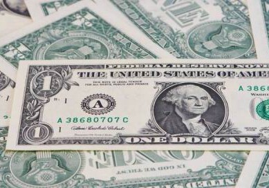 ЦБА определил курс доллара к манату на 26 апреля 