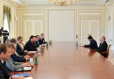 Президент Азербайджана принял делегацию парламента Чехии (Обновлено)