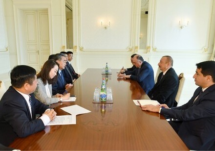 Президент Азербайджана принял главу МИД Китая (Фото-Обновлено)