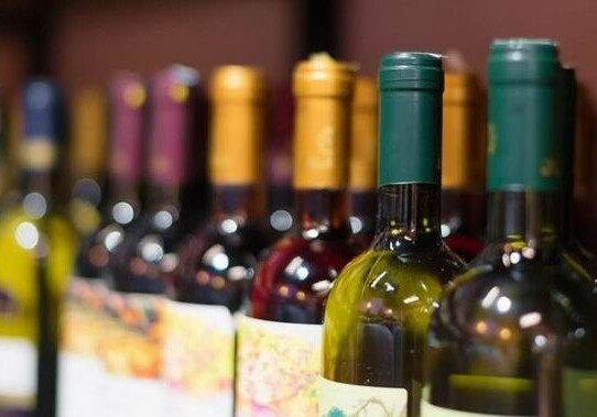 Азербайджан начинает экспорт безалкогольного вина в Африку