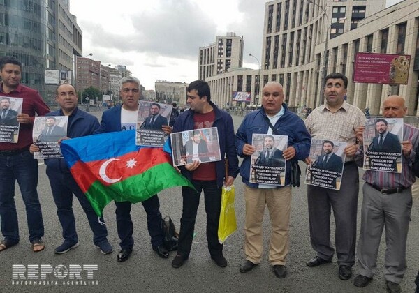 В Москве азербайджанцы провели акцию в поддержку Фуада Аббасова (Фото)