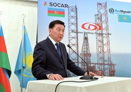 Казахстанская буровая установка доставлена в Азербайджан (Фото)