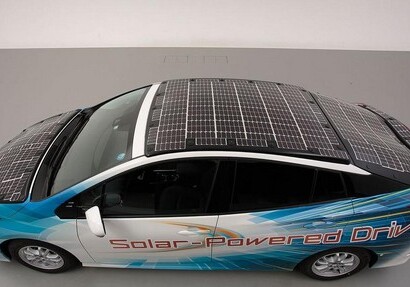 Автомобили Toyota научились ездить на солнечной энергии