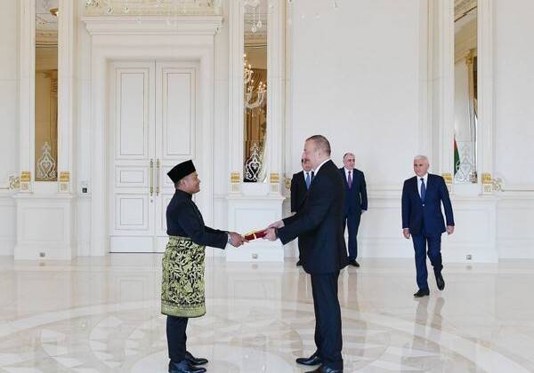 Президент Азербайджана принял верительные грамоты новоназначенного посла Малайзии (Фото-Обновлено)