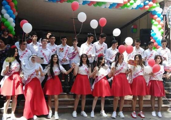 Ученики двух выпускных классов в Баку поступили в вузы в полном составе (Фото)