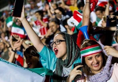 Иран отменил 40-летний запрет женщинам посещать стадионы