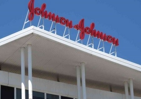 Johnson & Johnson обязали выплатить пациенту $8 млрд компенсации