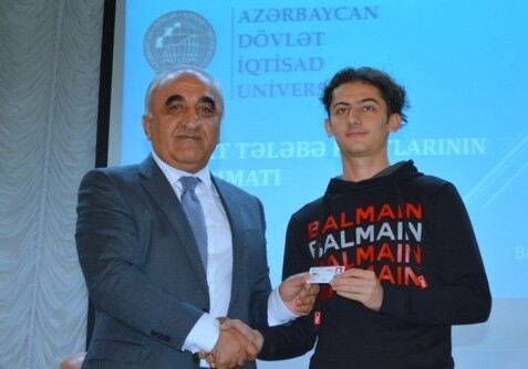 Для азербайджанских студентов выпущена банковская карта (Фото)