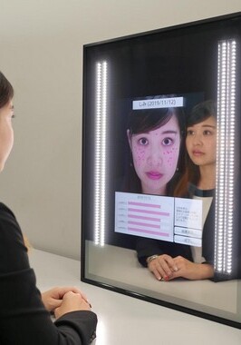 «Умное» зеркало от Panasonic начнет давать советы посетителям косметических салонов (Фото)