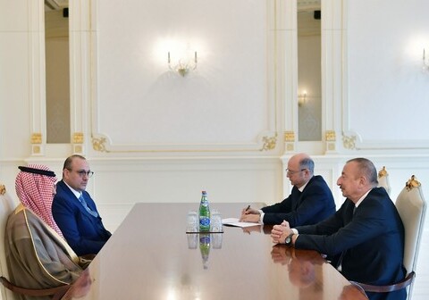 Президент Азербайджана принял представителей компаний ACWA Power и Masdar (Обновлено)
