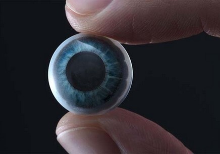 Создана первая в мире контактная линза с дополненной реальностью