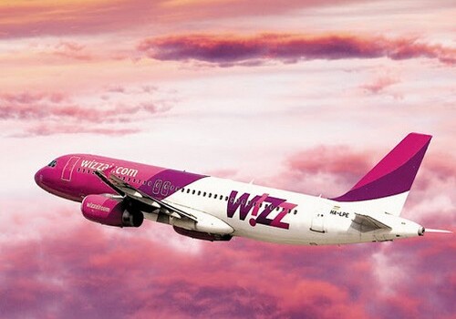 Лоукостер Wizz Air подал заявку на полеты из Варшавы в Баку