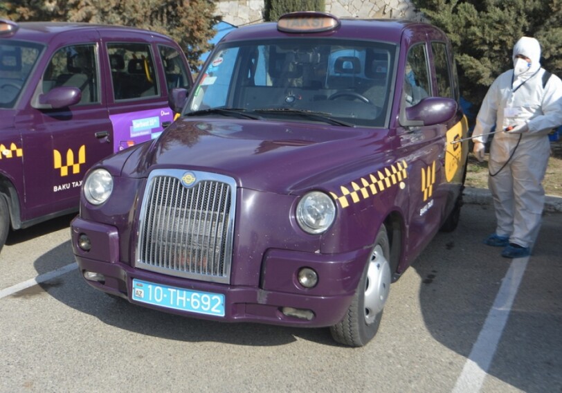 В автомобилях ООО «Бакинская служба такси» продолжаются превентивные меры в связи с коронавирусом (Фото)