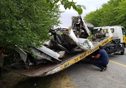 В Агдаше легковушка вылетела на обочину, водитель погиб (Фото)