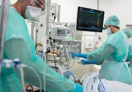 Число жертв коронавируса в Иране превысило 8 тыс.