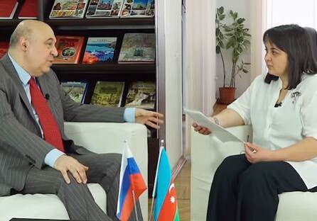 «Салам, Баку!»: Азербайджанский писатель Чингиз Абдуллаев рассказал о награде Путина (Видео)