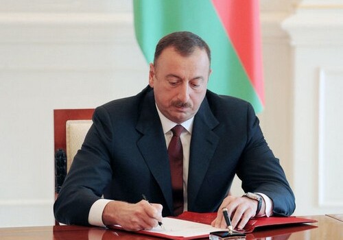 Президент Ильхам Алиев освободил от должности главу ИВ Низаминского района Баку