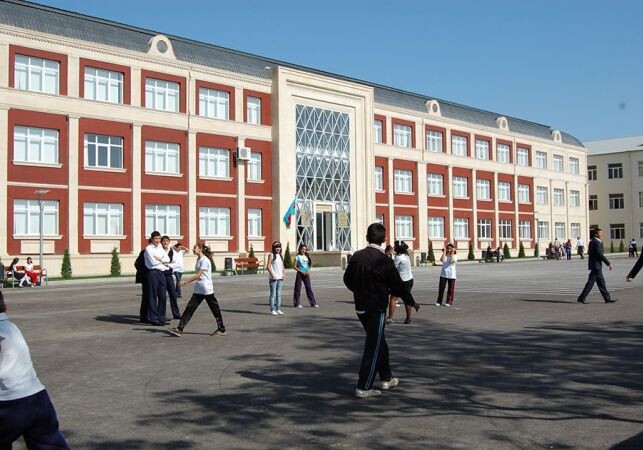 Оперштаб Азербайджана об открытии школ в новом учебном году