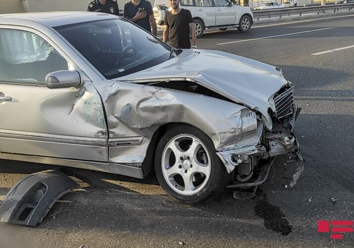 В Баку произошла цепная авария с участием 5-6 автомобилей (Фото-Видео)