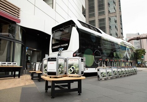 Toyota и Honda построили автобус-электростанцию на случай природных катастроф (Фото)