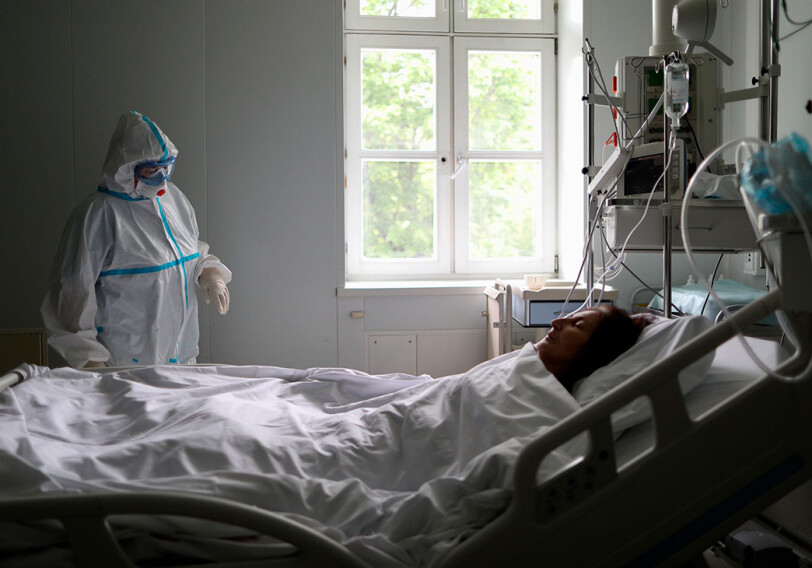 За сутки в России выявили 8135 новых случаев заражения коронавирусом