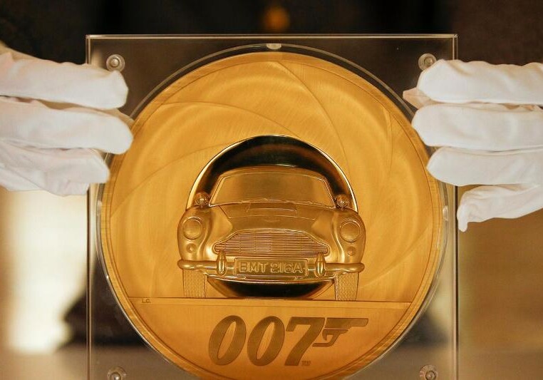 Британский монетный двор выпустил коллекционную монету в честь агента 007