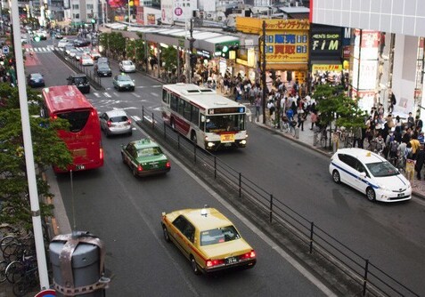 В Японии запретят продавать автомобили на бензине и дизеле
