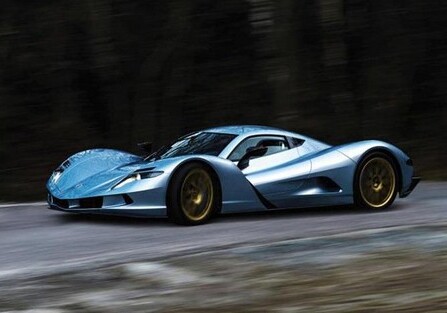 Почти 3 млн евро: начались продажи самого быстрого серийного автомобиля в мире (Фото)