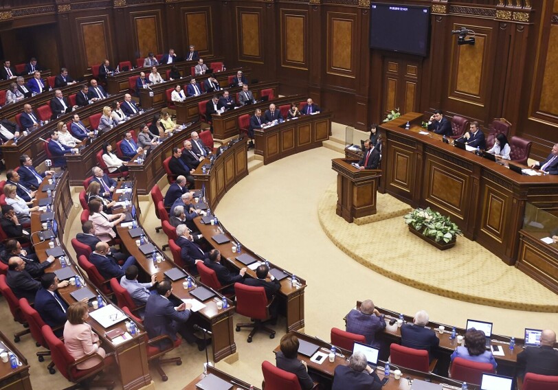 Армянский парламент отказался обсуждать правомерность трехстороннего заявления по Карабаху