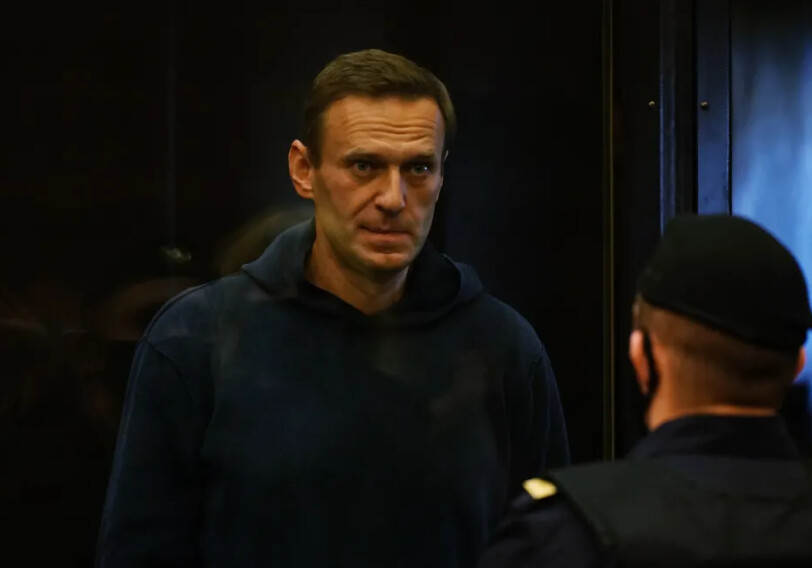 Суд отправил Алексея Навального в колонию на 3,5 года