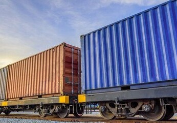 В Бакинский торговый порт прибыли два контейнерных экспортных поезда