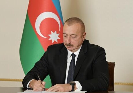 Президент Азербайджана наградил группу сотрудников Национального паралимпийского комитета