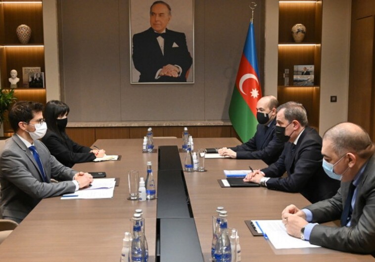 Глава МИД Азербайджана обсудил с послом Израиля Карабах
