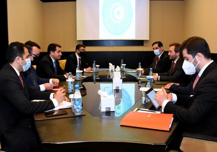 Хикмет Гаджиев встретился с главой управления Администрации президента Турции