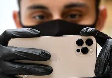 В смартфонах появятся «шпионские» селфи-камеры