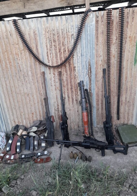 На освобожденных от оккупации территориях обнаружены брошенные армянами оружие и боеприпасы (Фото)