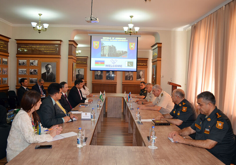 Азербайджан и Пакистан обсудили перспективы сотрудничества в области военного образования (Фото)