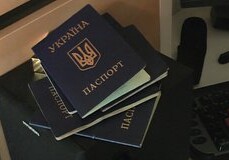 Зеленский лишил гражданства экс-чиновников времен Януковича