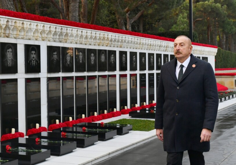 Президент Ильхам Алиев посетил Шехидляр хиябаны (Фото-Обновлено)