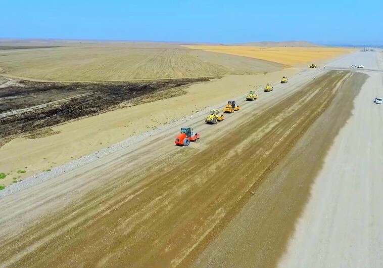 Распространены кадры строительства автодороги Горадиз-Джабраил-Зангилан-Агбенд (Фото-Видео)