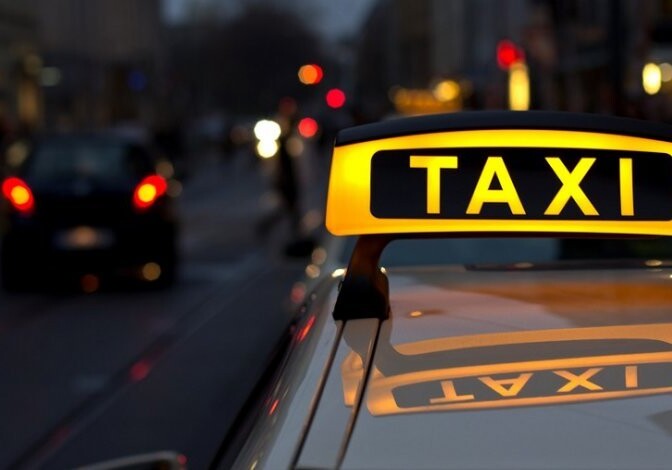 В Баку задержан таксист-грабитель