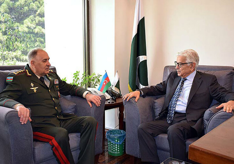 Начальник Генштаба Азербайджанской Армии встретился с министром обороны Пакистана