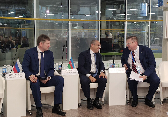 II Каспийский экономический форум с участием российского и азербайджанского министров проходит в Москве (Фото)
