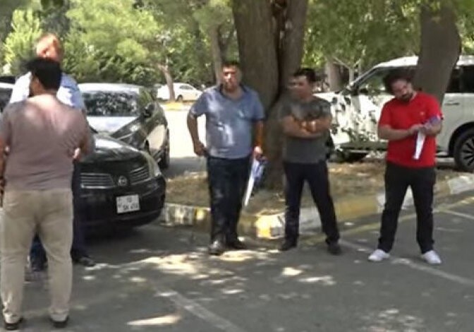 В Баку группа водителей провела акцию протеста (Видео)