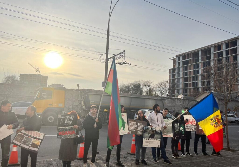 Азербайджанцы Молдовы провели мирный пикет у посольства Франции (Фото)