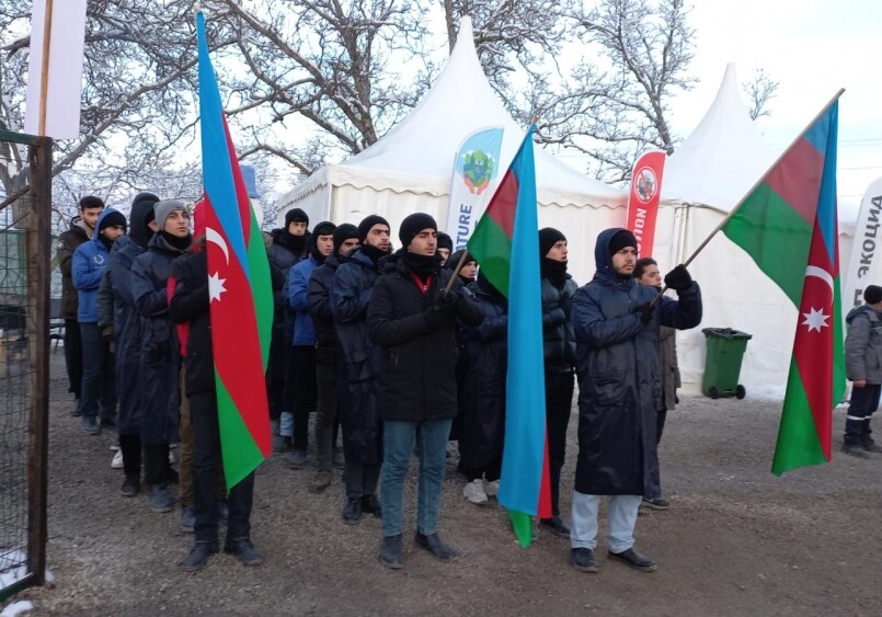 Акция азербайджанских экоактивистов на дороге Лачин-Ханкенди - День 63-й