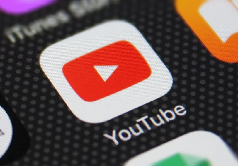 YouTube начнет добавлять водяные знаки на ролики пользователей