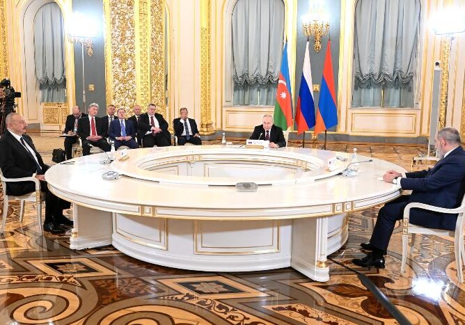 Трехсторонняя встреча Путина, Алиева и Пашиняна, похоже, дала важный импульс для движения в урегулировании